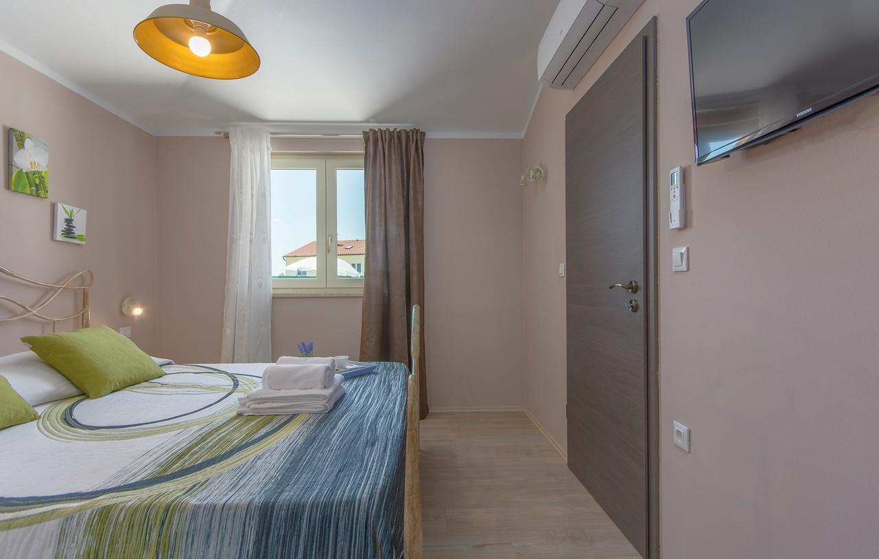 Villa Contessa Porec Bagian luar foto